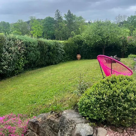 Villenzimmer Mit Eigenem Bad, Kunst Und Aussicht