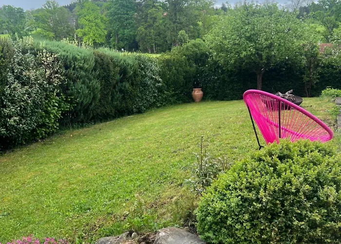Villenzimmer Mit Eigenem Bad, Kunst Und Aussicht