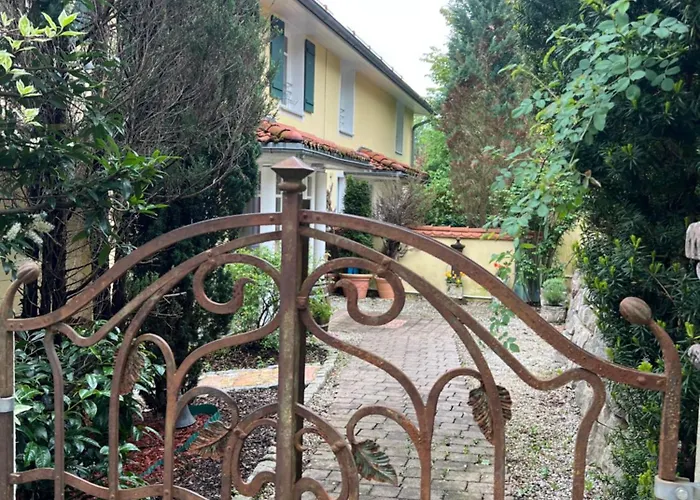 Δωμάτια σε οικογενειακή κατοικία Villenzimmer Mit Eigenem Bad, Kunst Und Aussicht Münsing